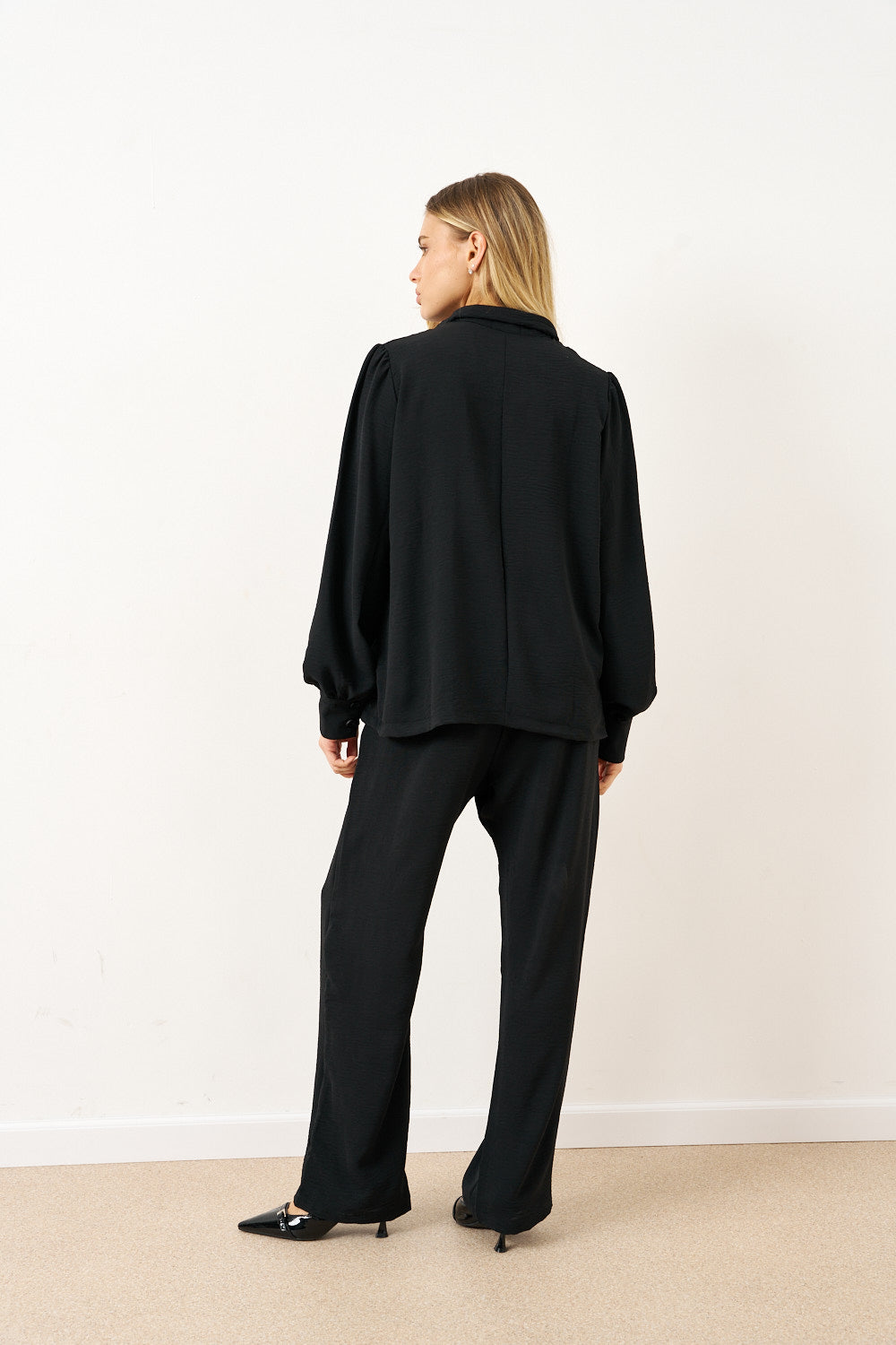 חליפת קרפ נוי