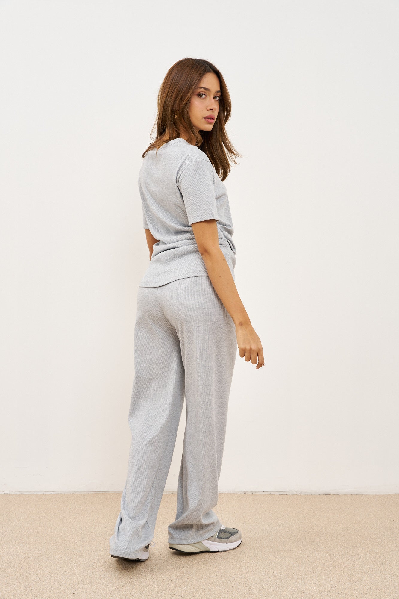 חליפת ריב אי סימטרי מכנסיים רחבים