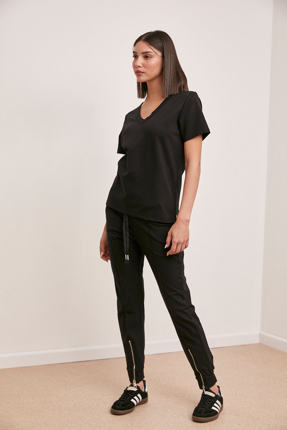 חליפת וי ג'רסי רוכסנים