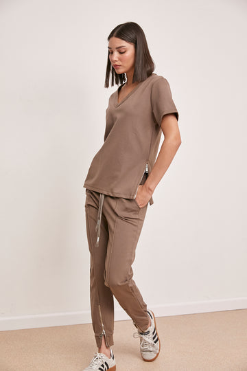 חליפת וי ג'רסי רוכסנים