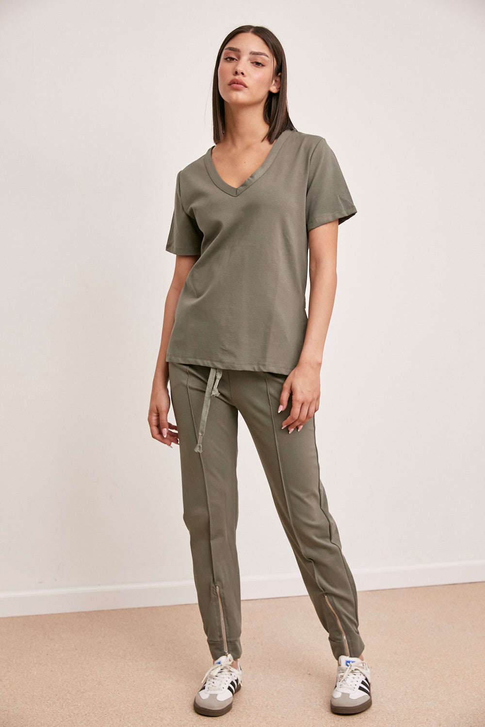 חליפת וי ג'רסי רוכסנים