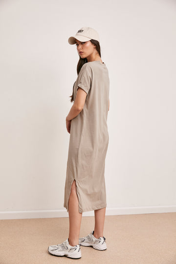 שמלת וי סינגל שליצים