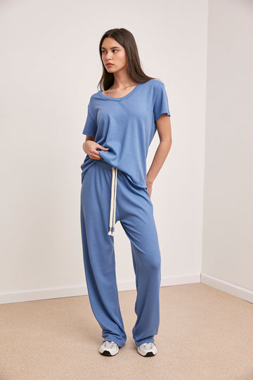 חליפת וי וופל מיליה