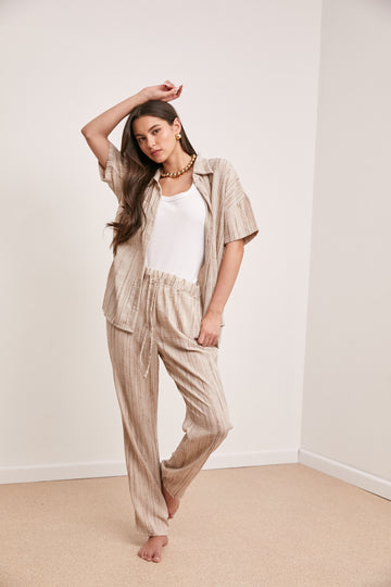 חליפת פשתן אן