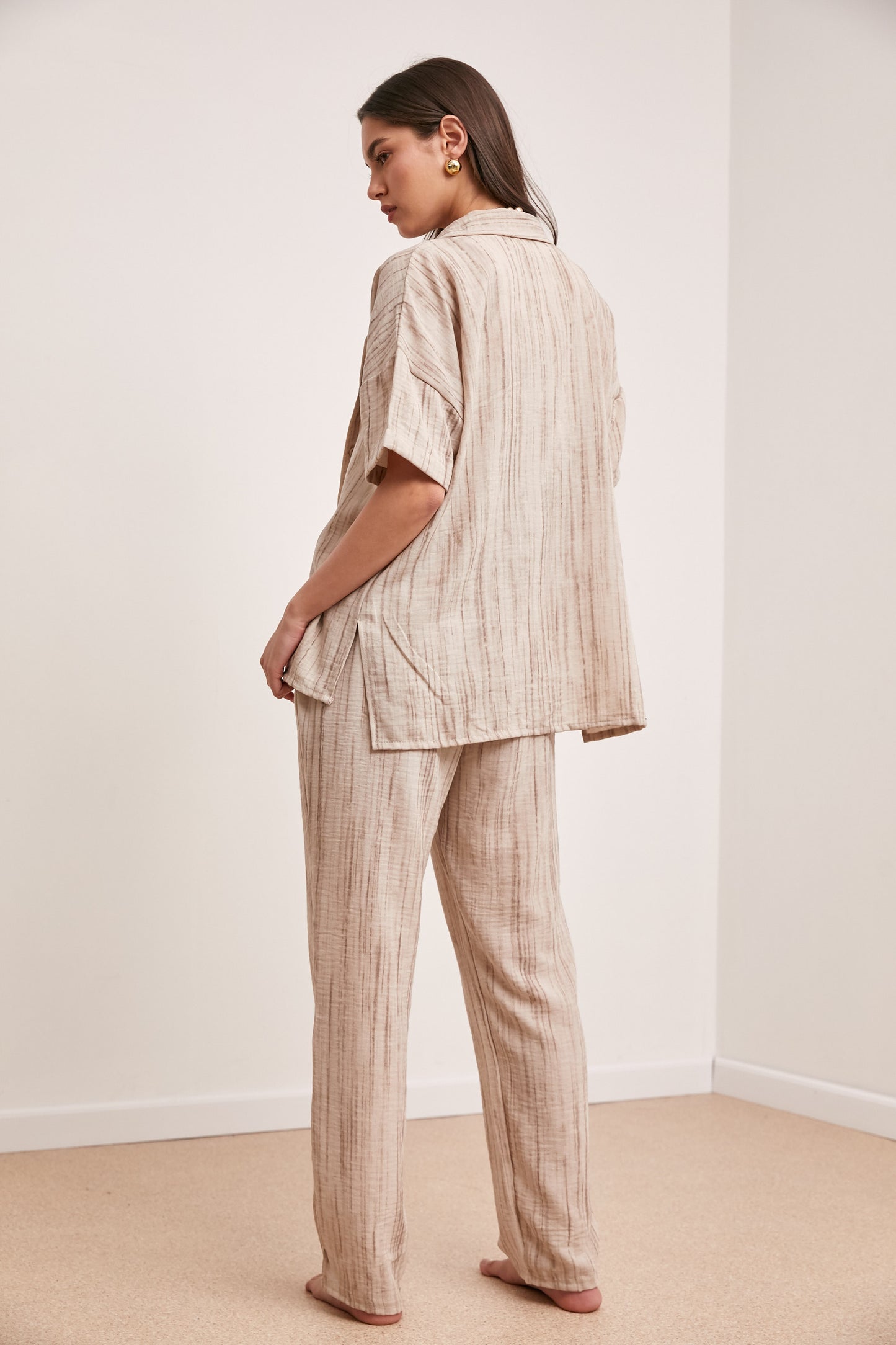 חליפת פשתן אן