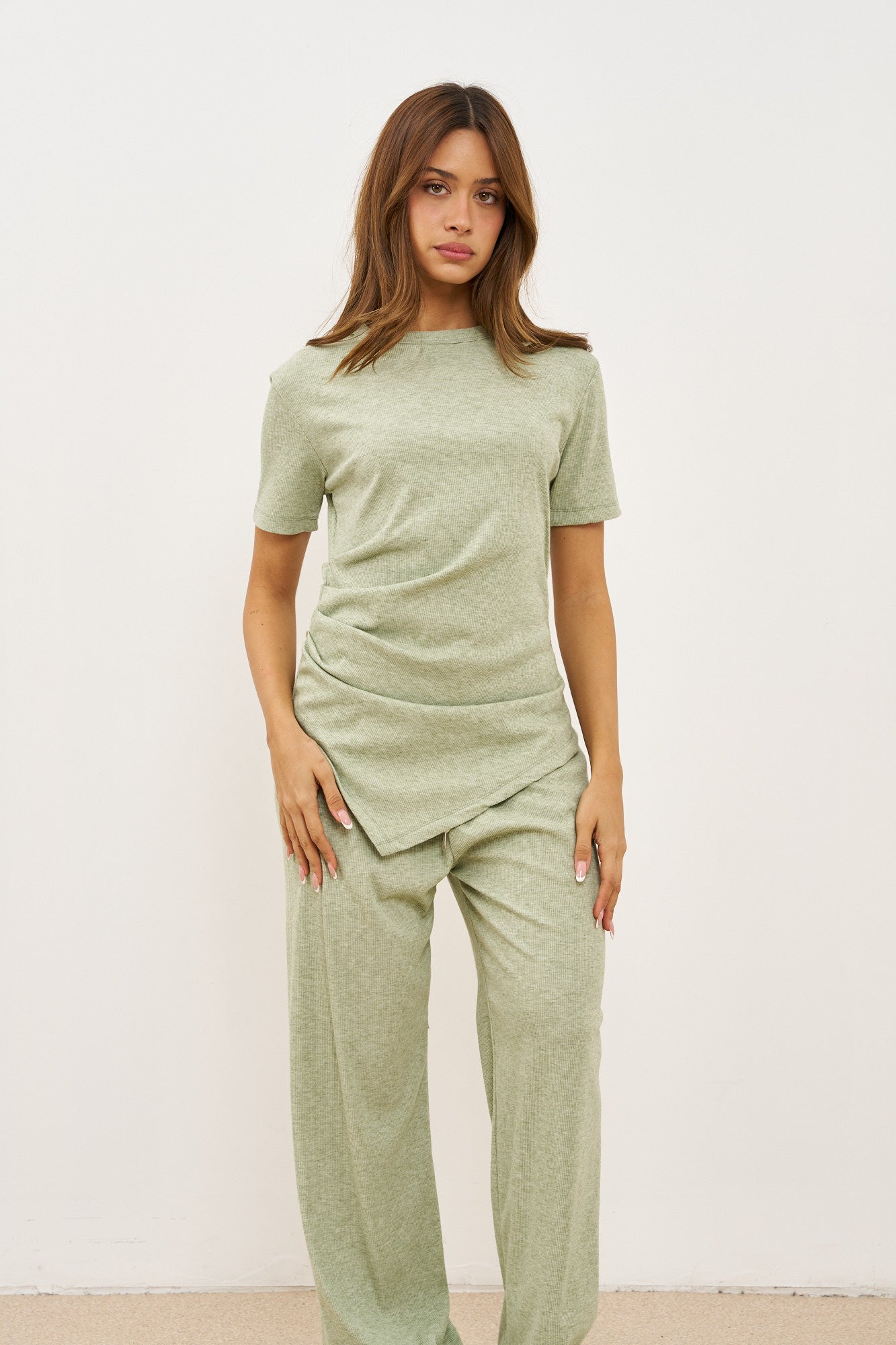 חליפת ריב אי סימטרי מכנסיים רחבים