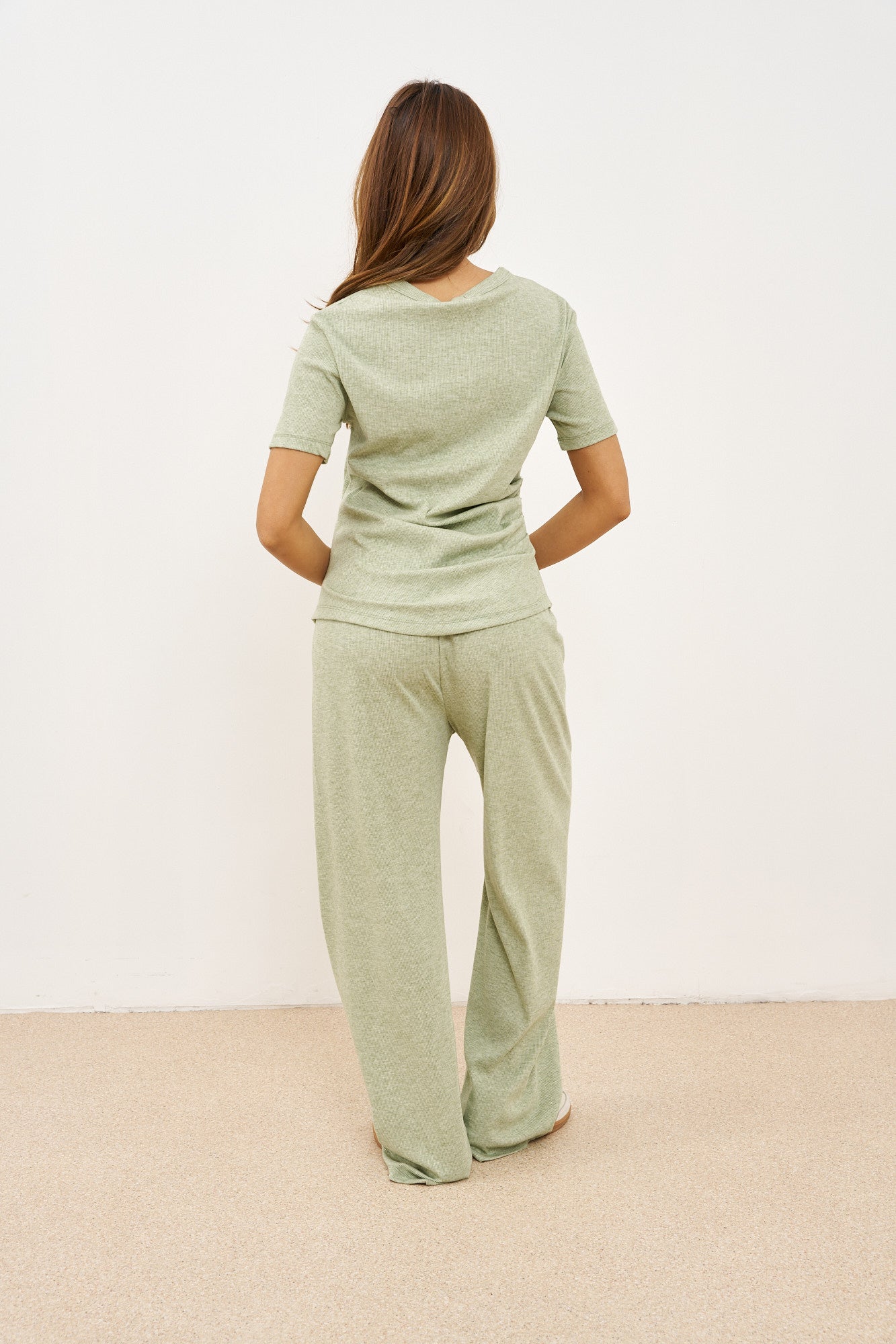 חליפת ריב אי סימטרי מכנסיים רחבים