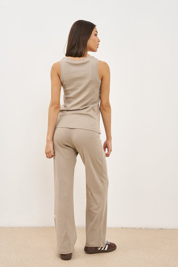 חליפת פיינריב יוליה