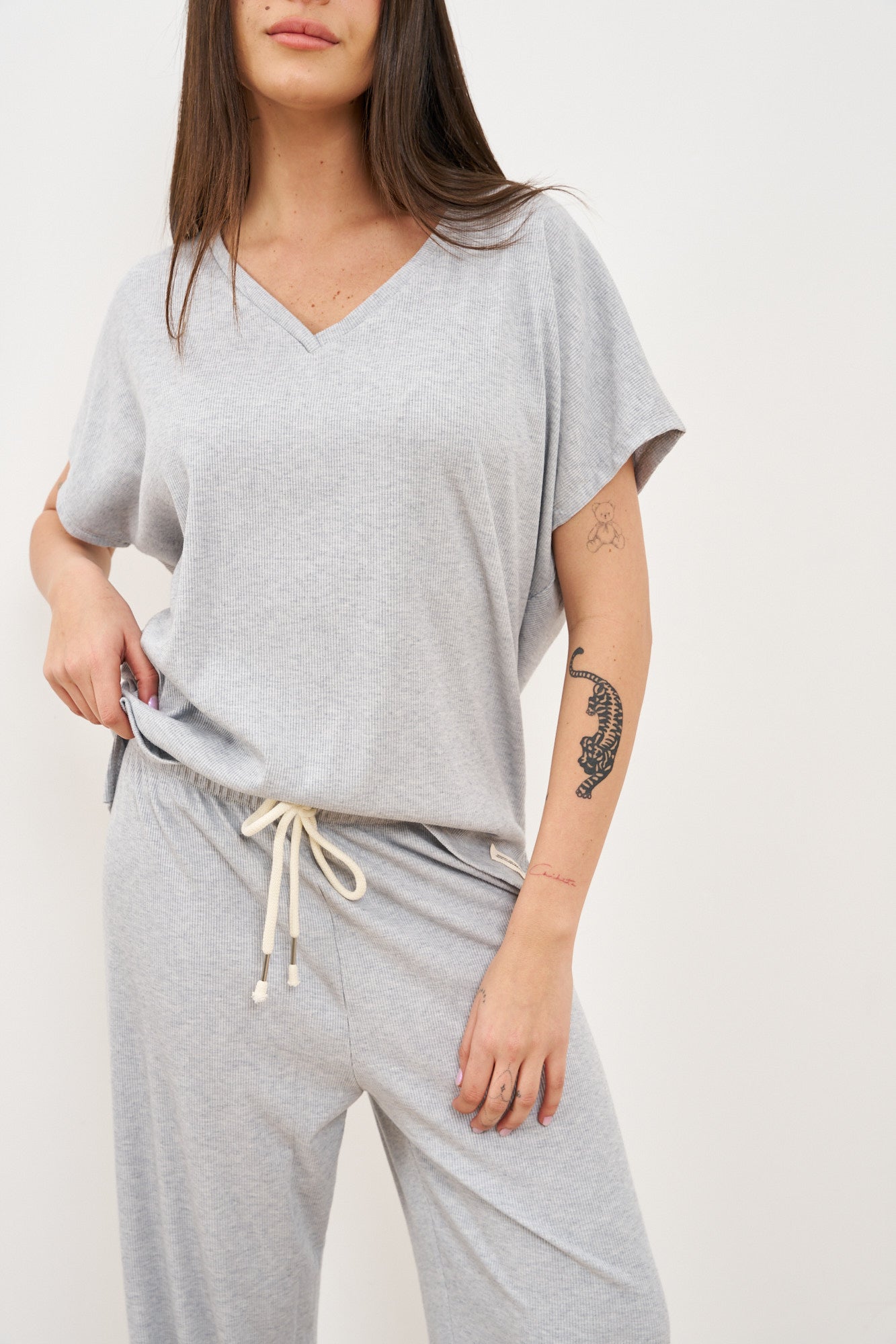 חליפת וי ריב מלאנז