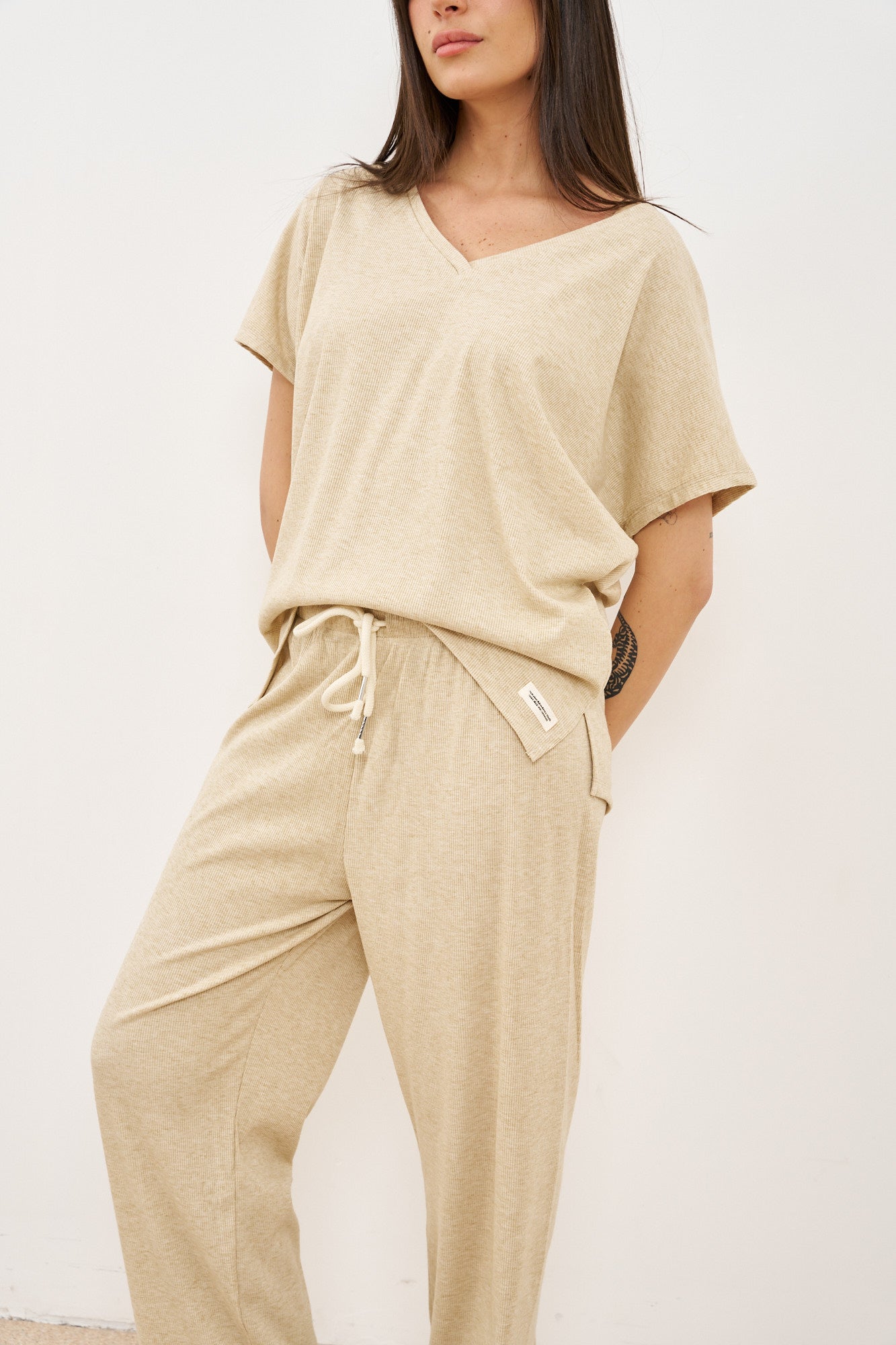 חליפת וי ריב מלאנז