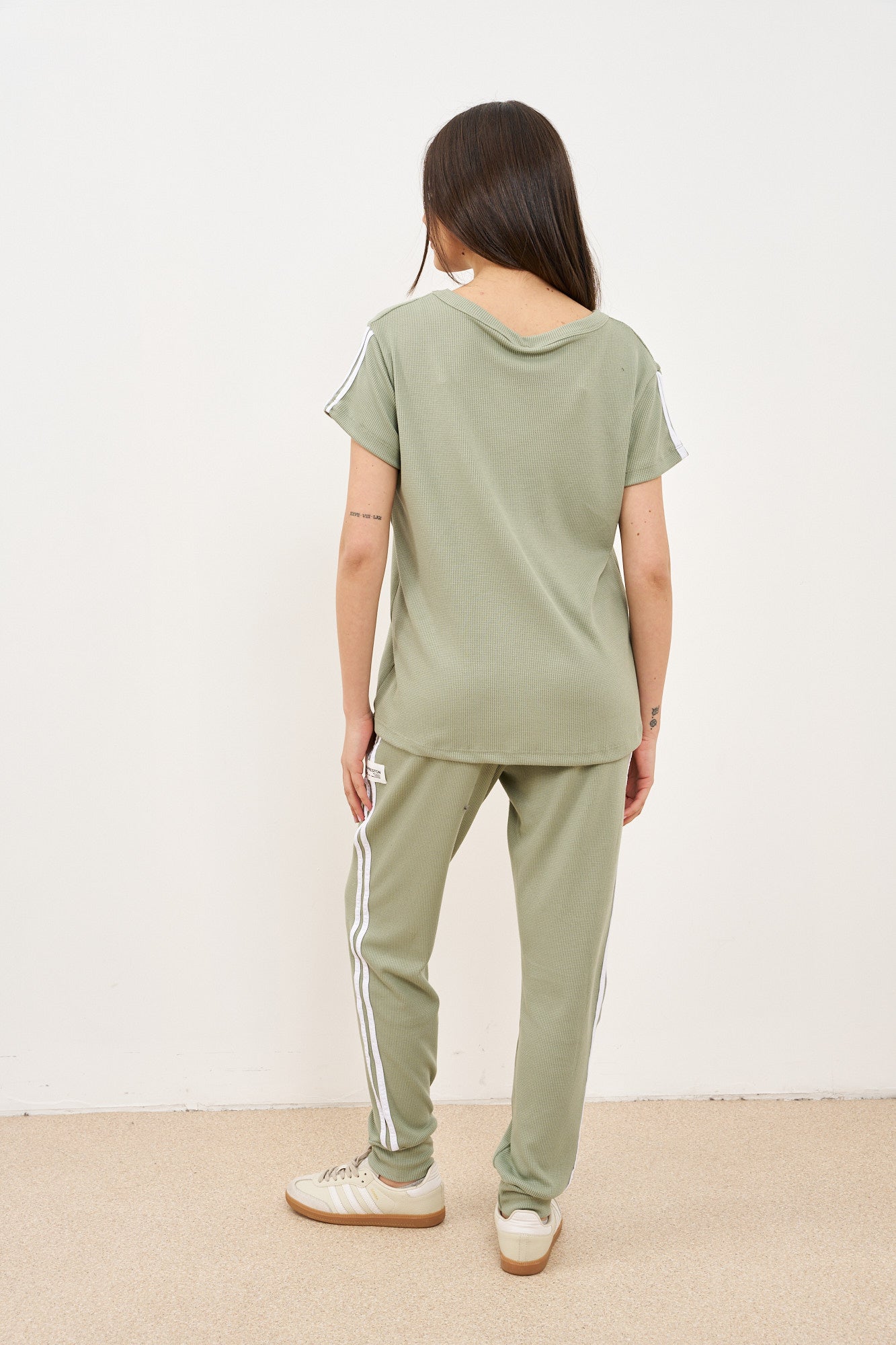 חליפת וופל פסים בצד