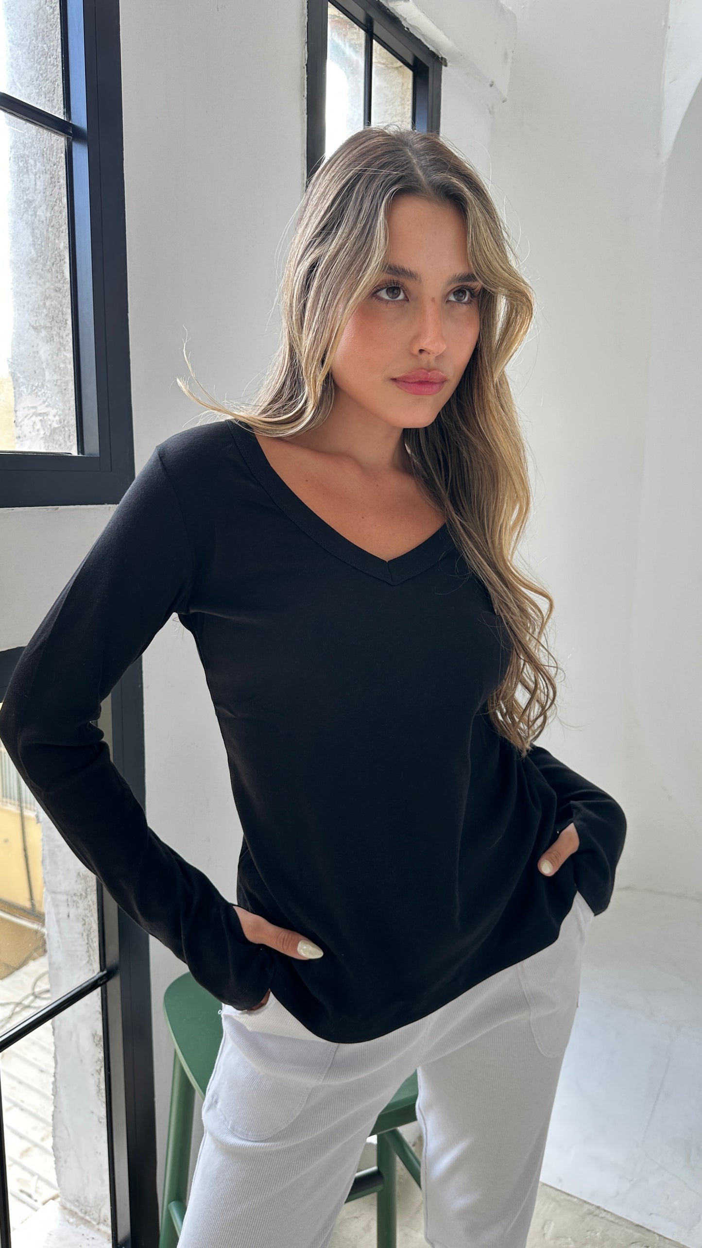 חולצת וי כפפה פיינריב