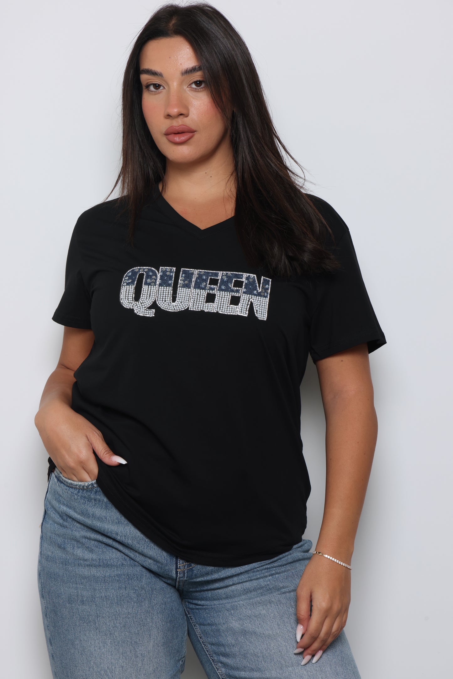 חולצת וי QUEEN