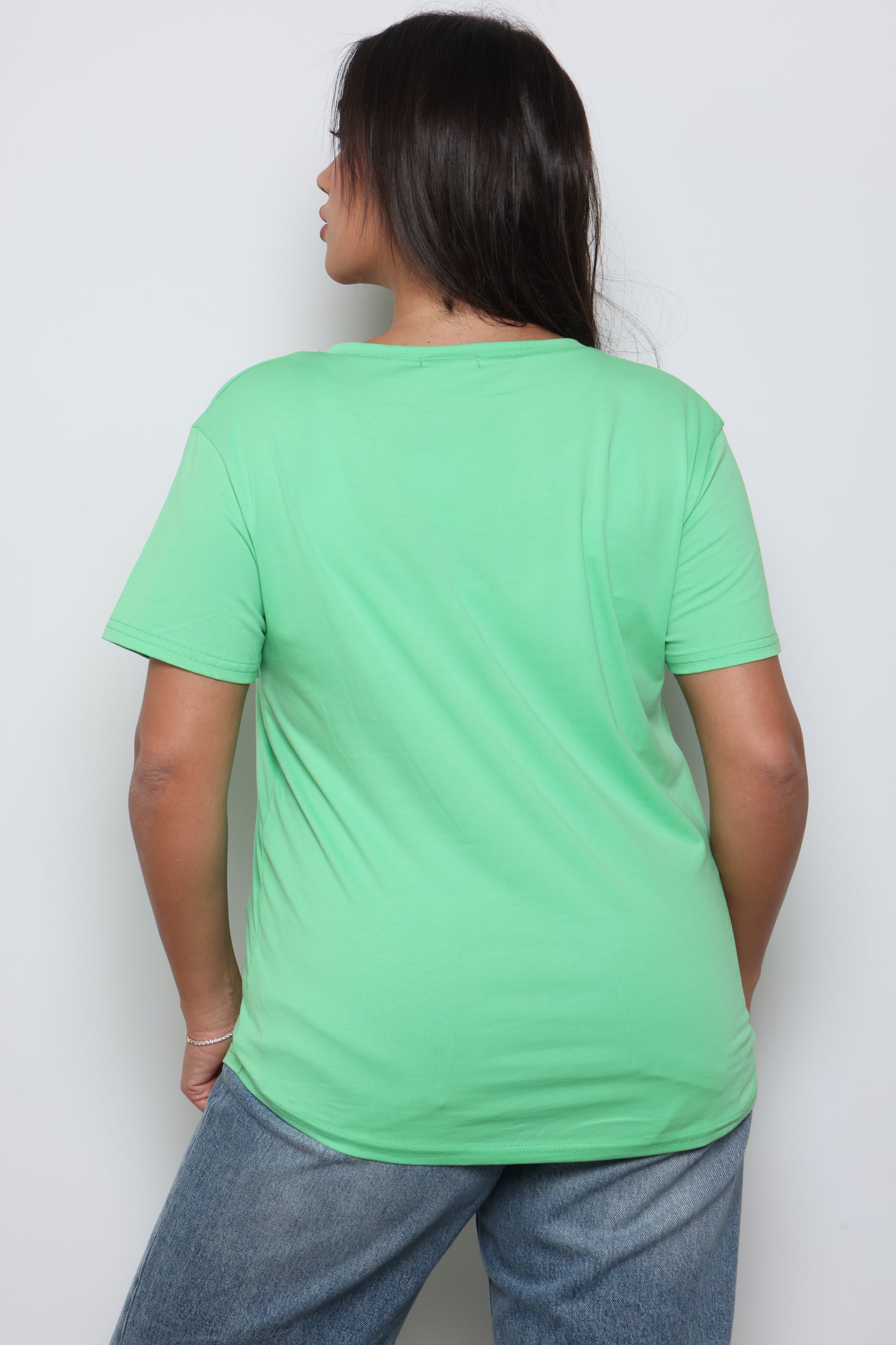 חולצת וי QUEEN