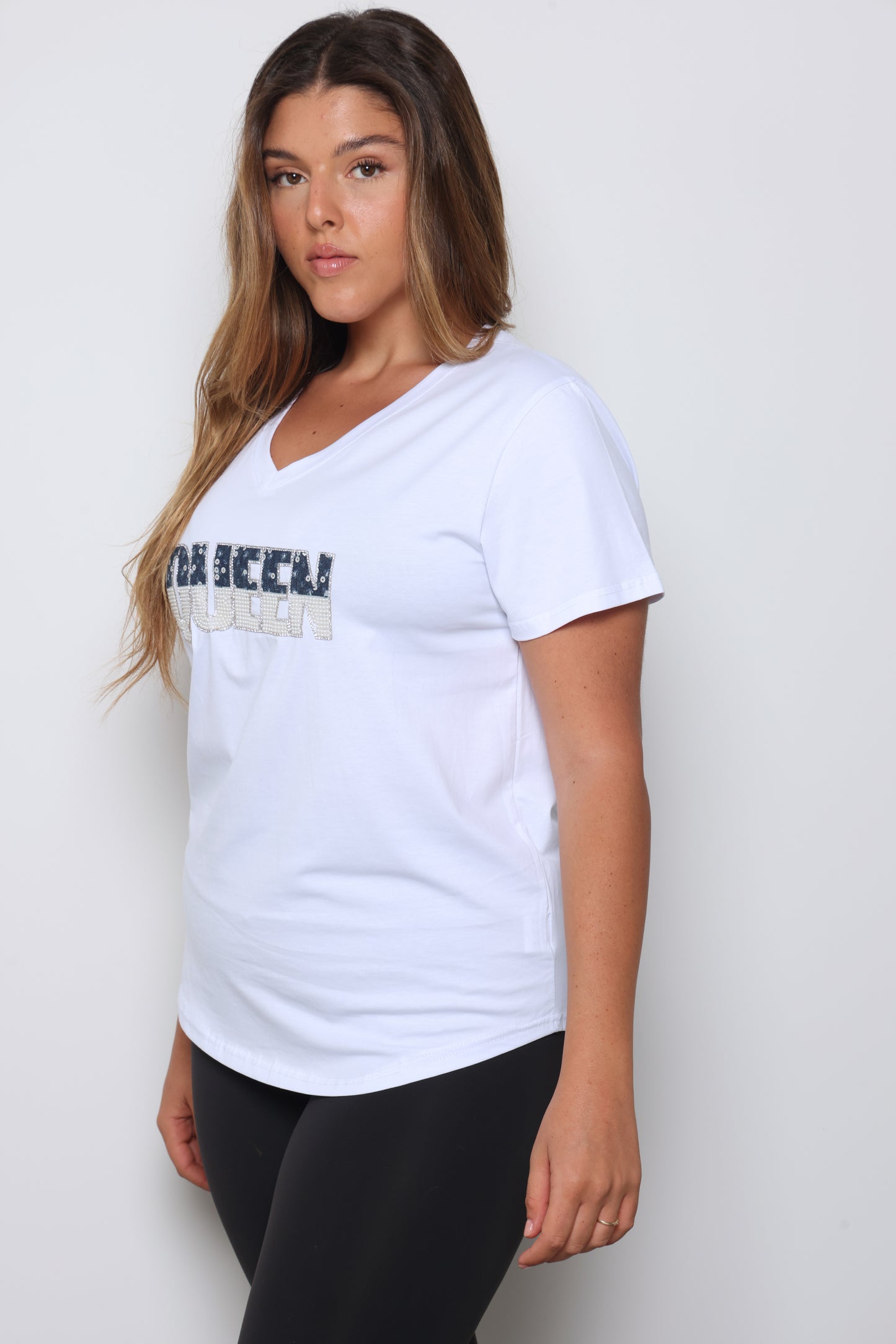 חולצת וי QUEEN