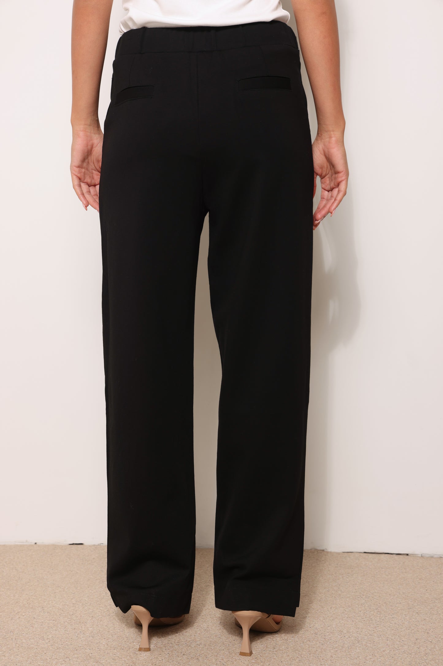 מכנסי אבזם מתרחבים