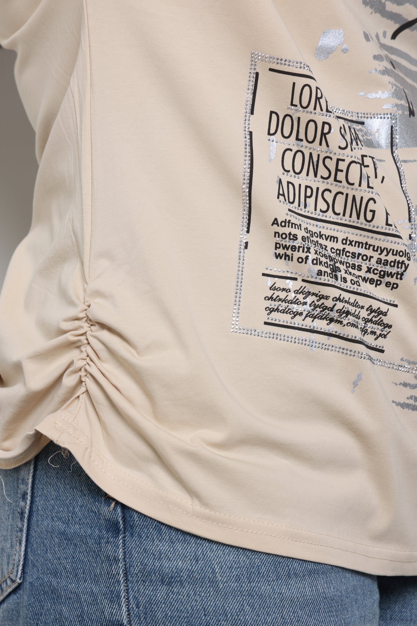 חולצת וי לייקרה הדפס