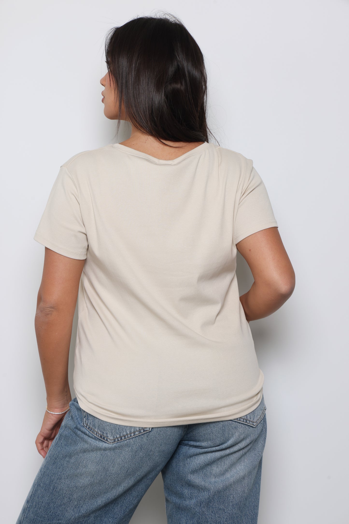 חולצת וי DESIGNER