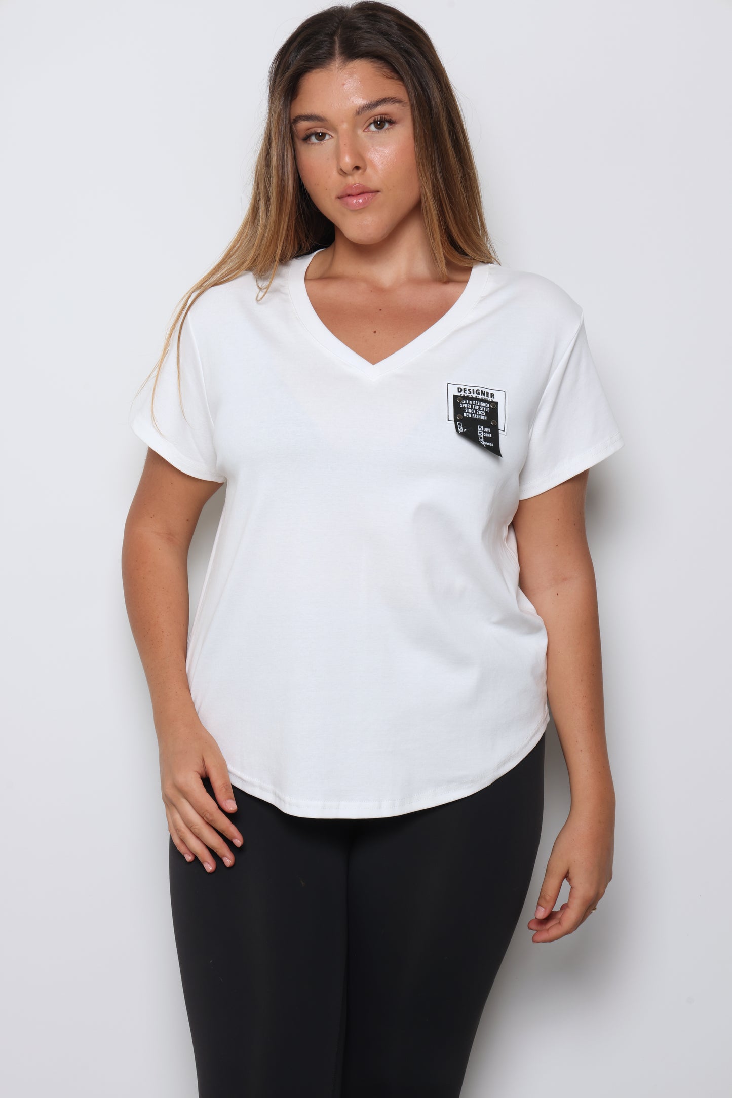 חולצת וי DESIGNER