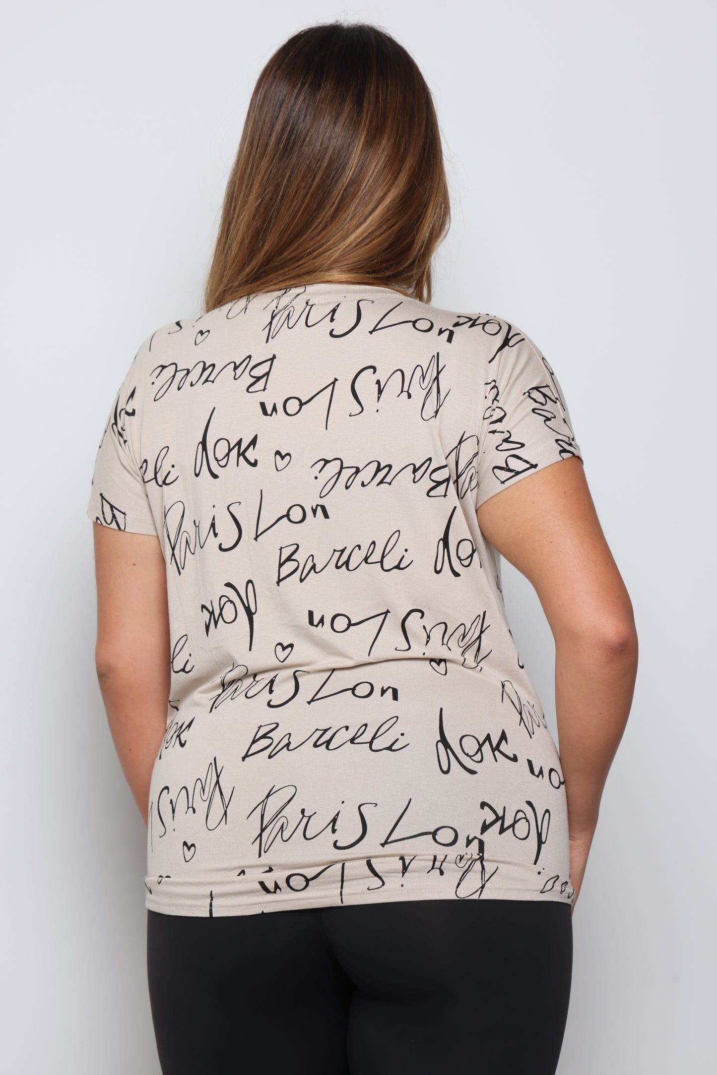 חולצת גרייס וי דפוס