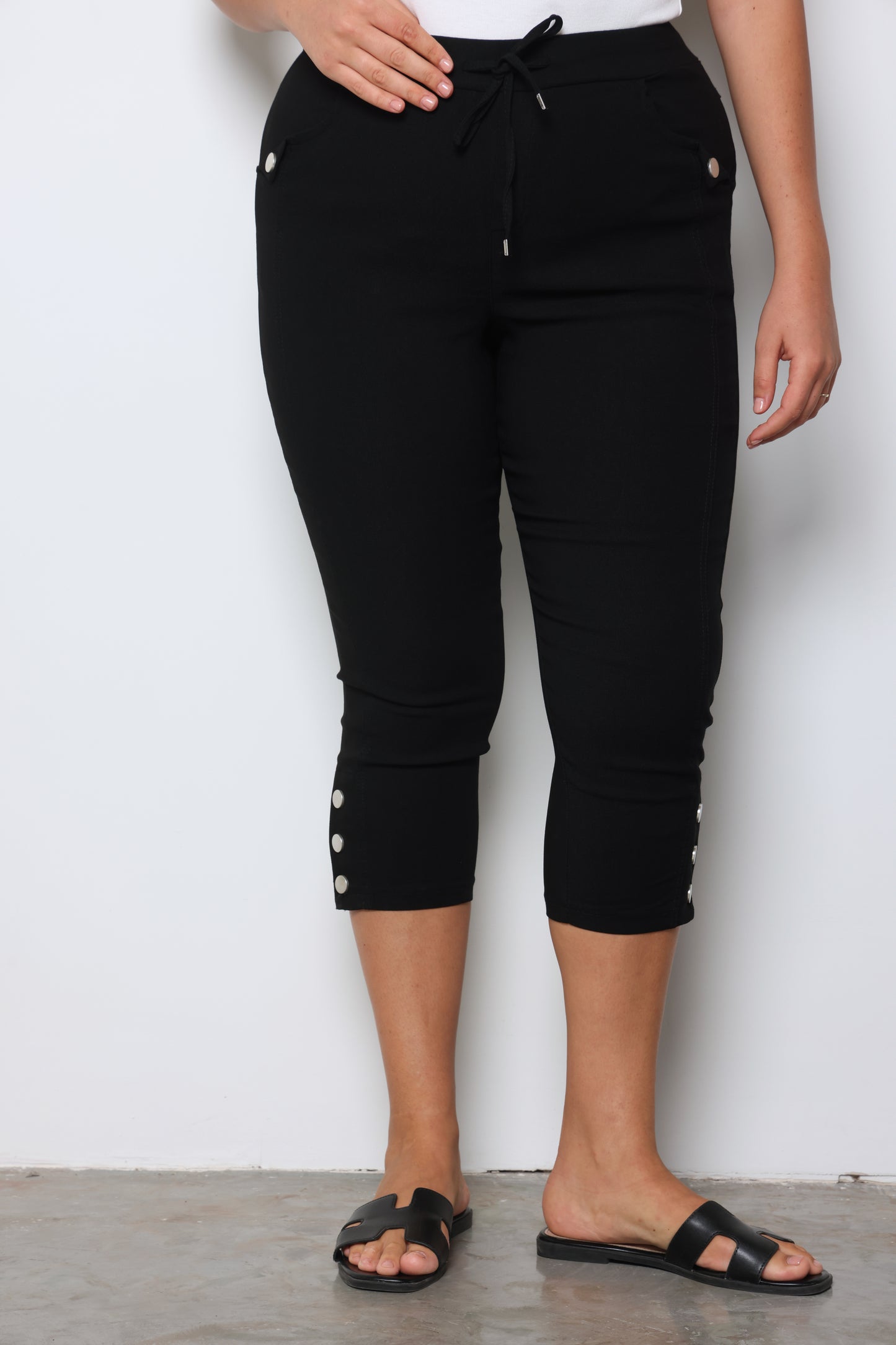 מכנסי 7/8 סיומת כפתור