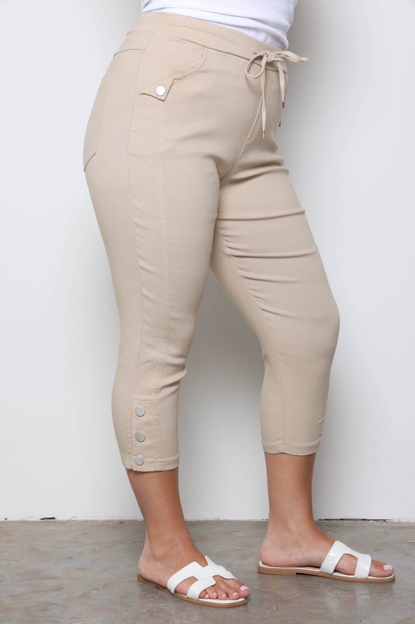 מכנסי 7/8 סיומת כפתור