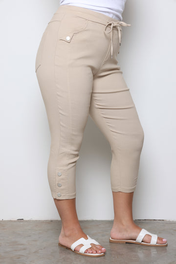 מכנסי 7/8 סיומת כפתור