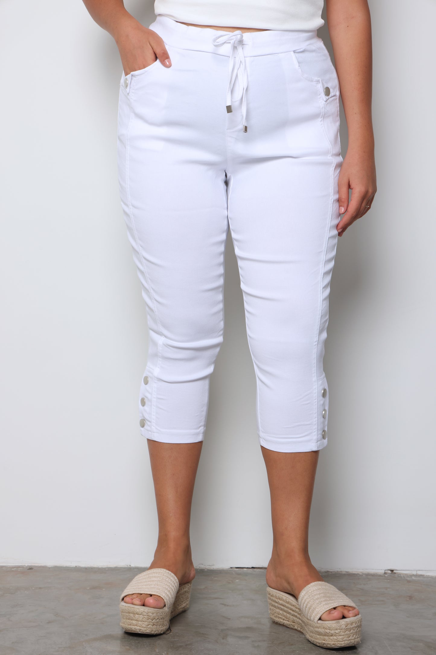 מכנסי 7/8 סיומת כפתור