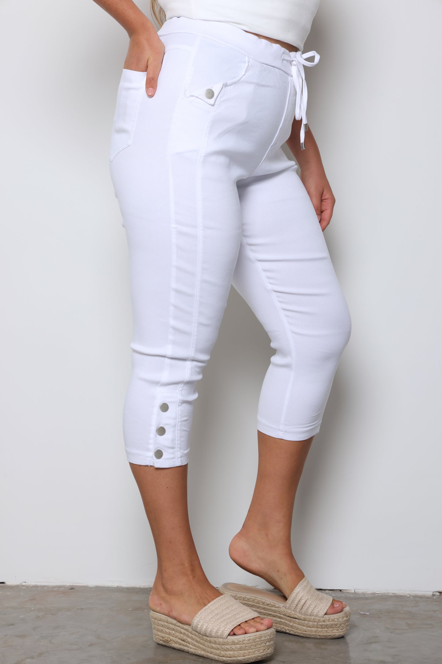 מכנסי 7/8 סיומת כפתור