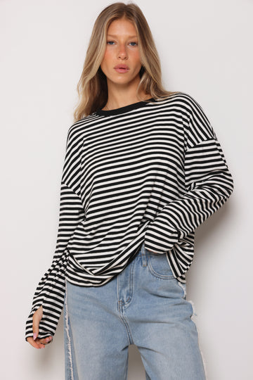 חולצת ניקי ריב כפפה