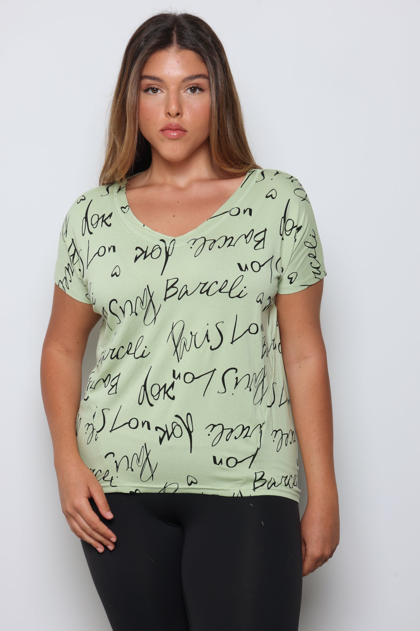 חולצת גרייס וי דפוס