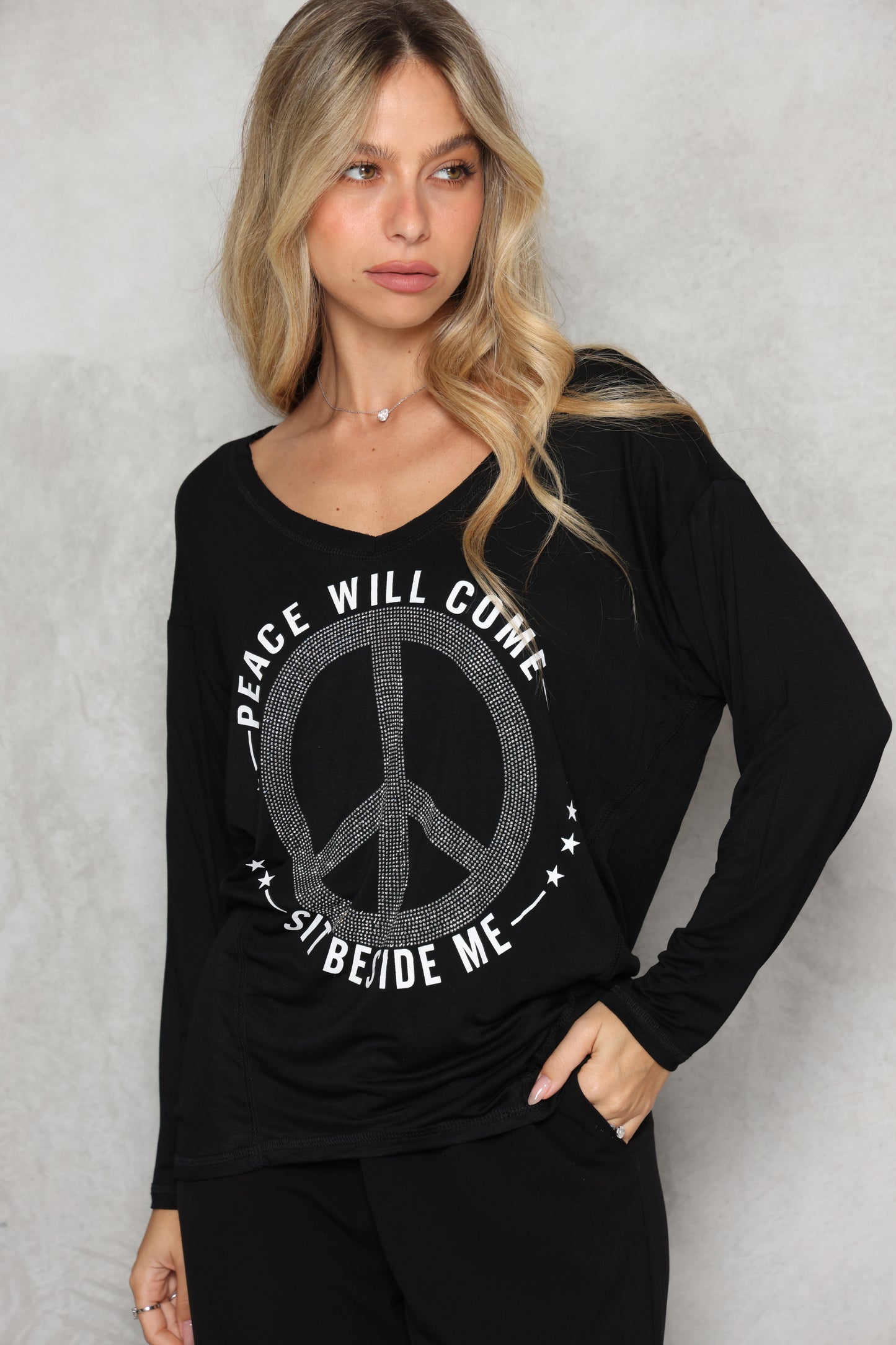 חולצת וי חיתוכים דפוס פיס