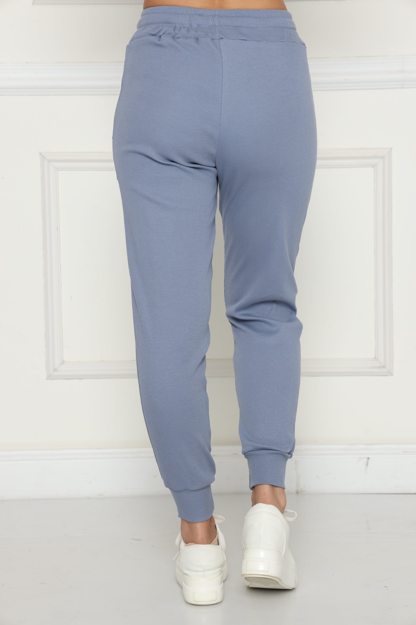 מכנסי ריב עם תיפורים