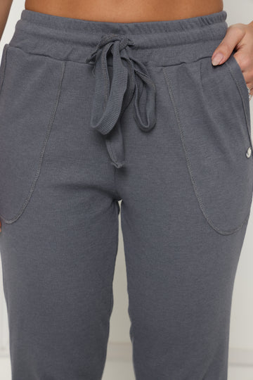 מכנסי ריב עם תיפורים