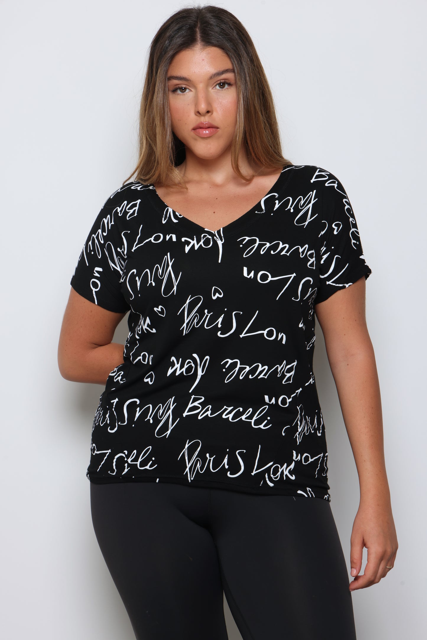 חולצת גרייס וי דפוס