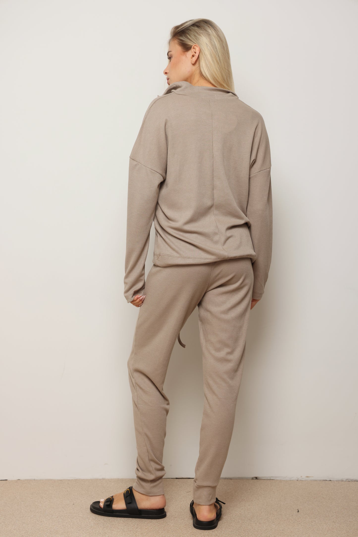 חליפת וופל נאיה