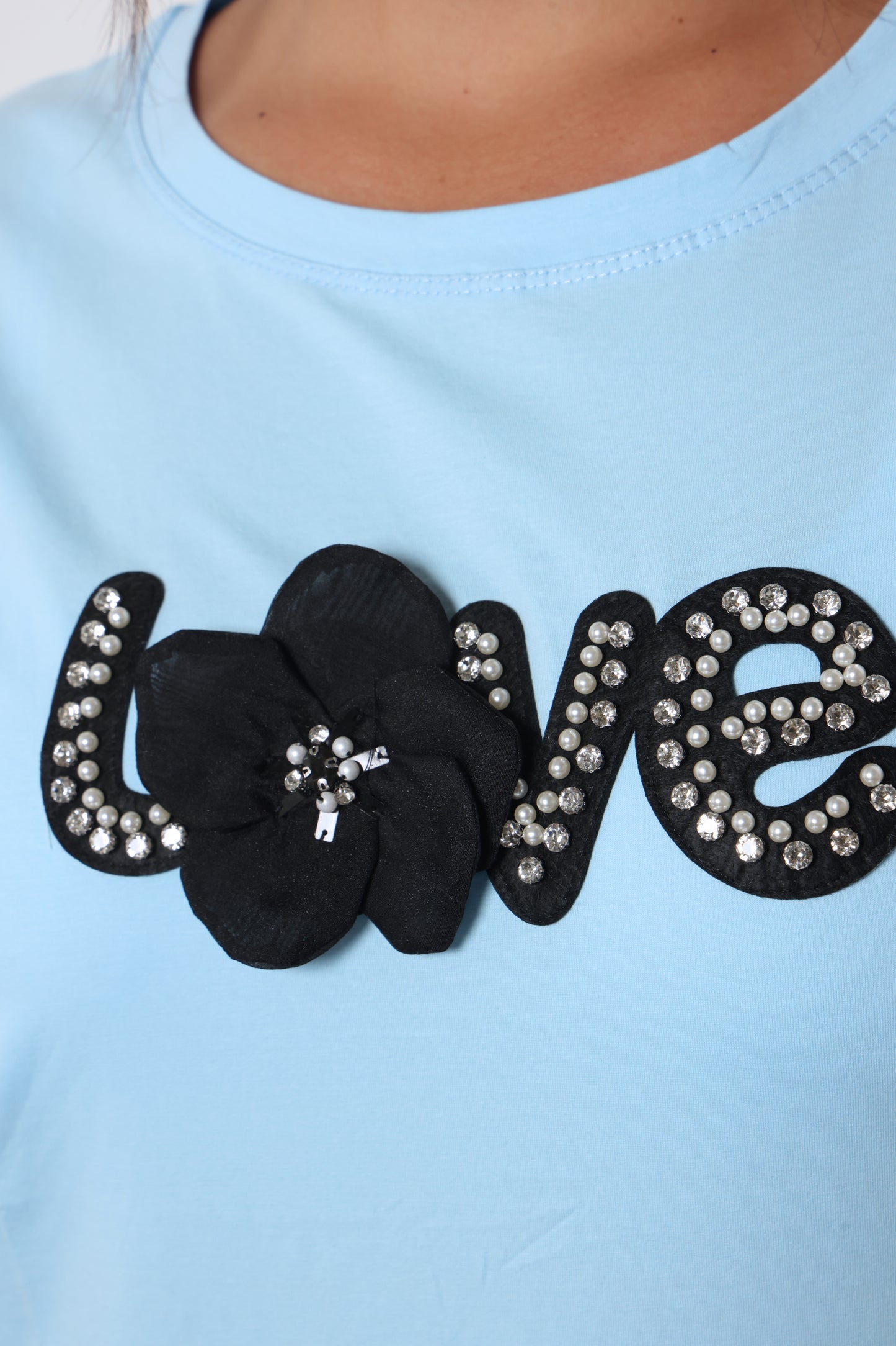 חולצת LOVE פרח