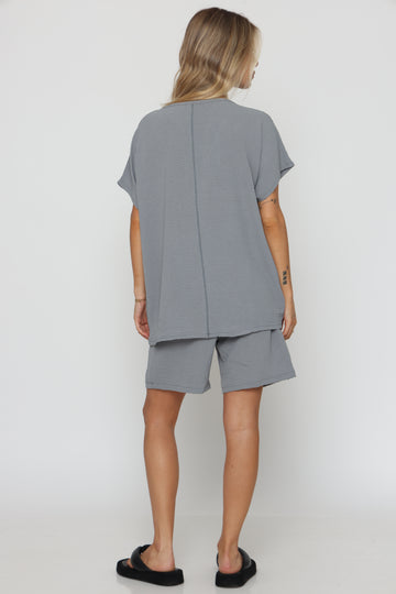 חליפת וי קרפ שורט