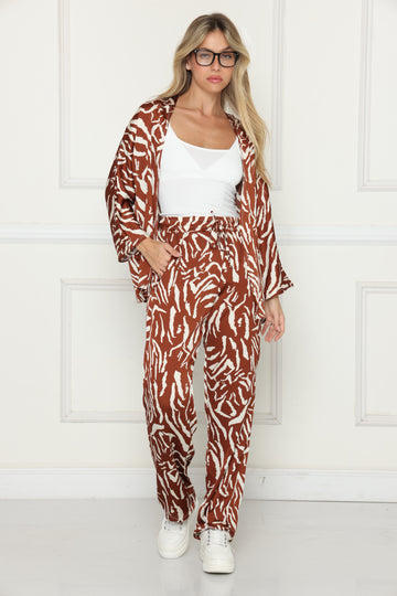 חליפת עליונית סאטן ג'יאנה