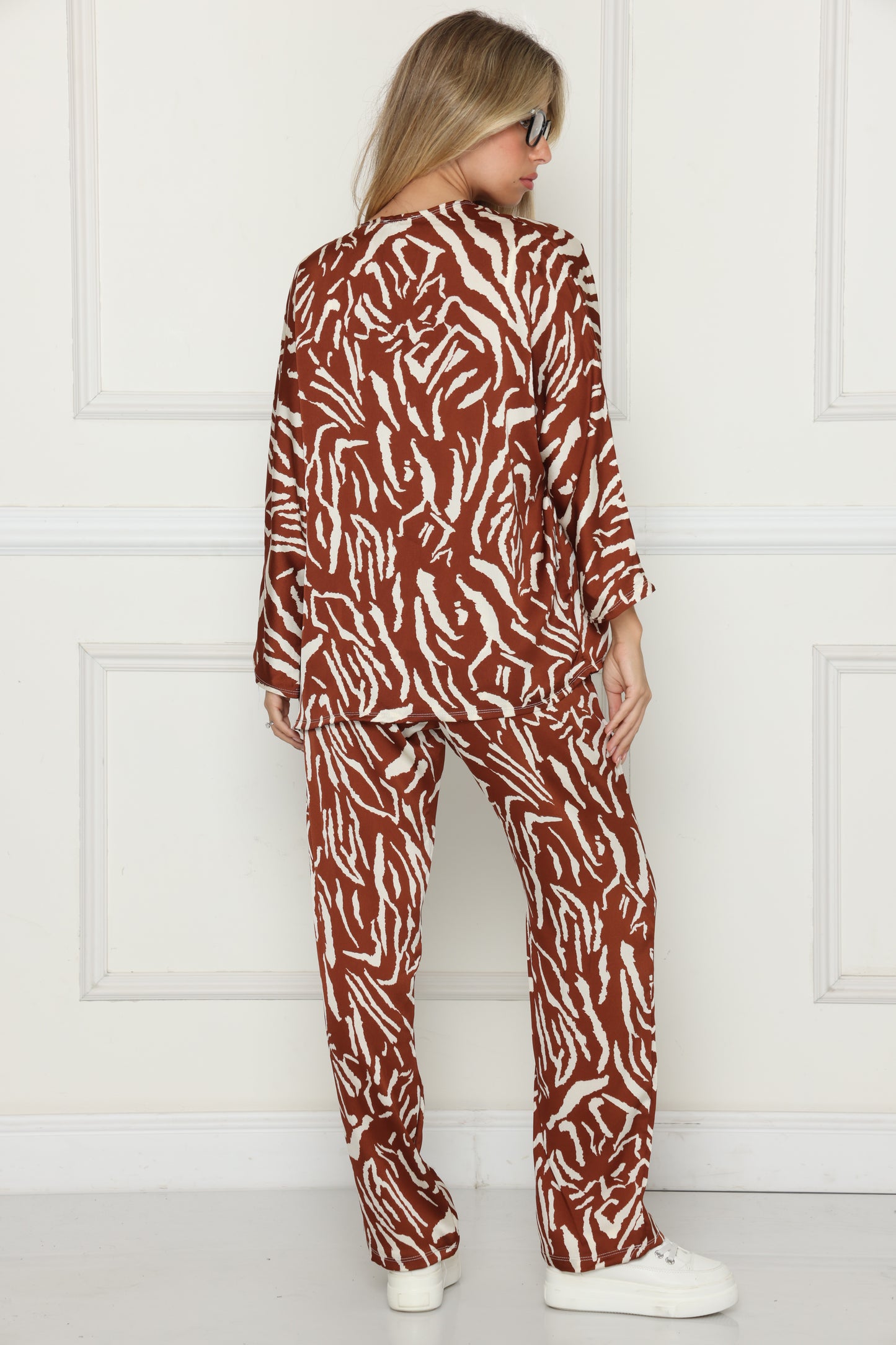 חליפת עליונית סאטן ג'יאנה