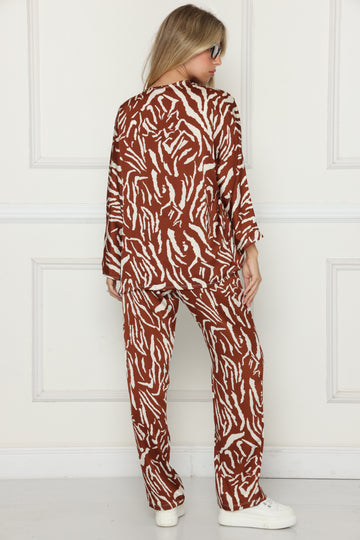 חליפת עליונית סאטן ג'יאנה