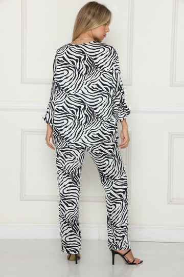 חליפת עליונית סאטן ג'יאנה