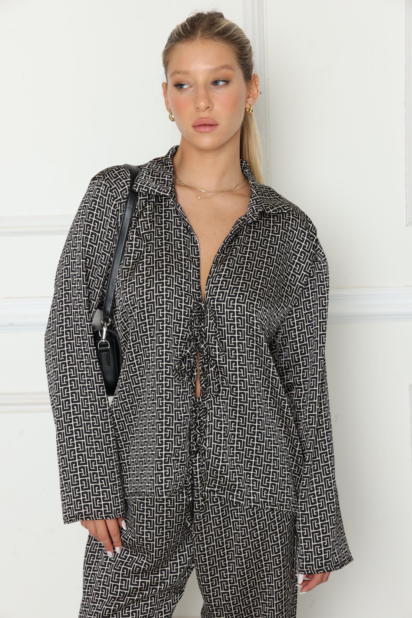 חליפות קשירות סאטן כריסטיאן