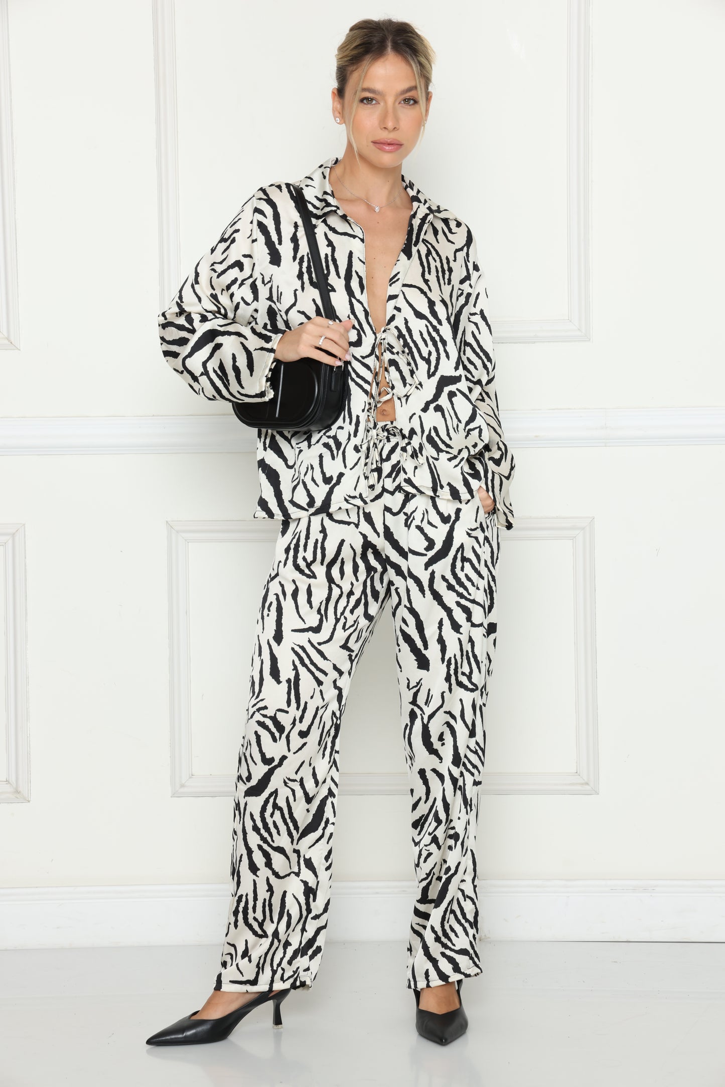 חליפות קשירות סאטן זברה