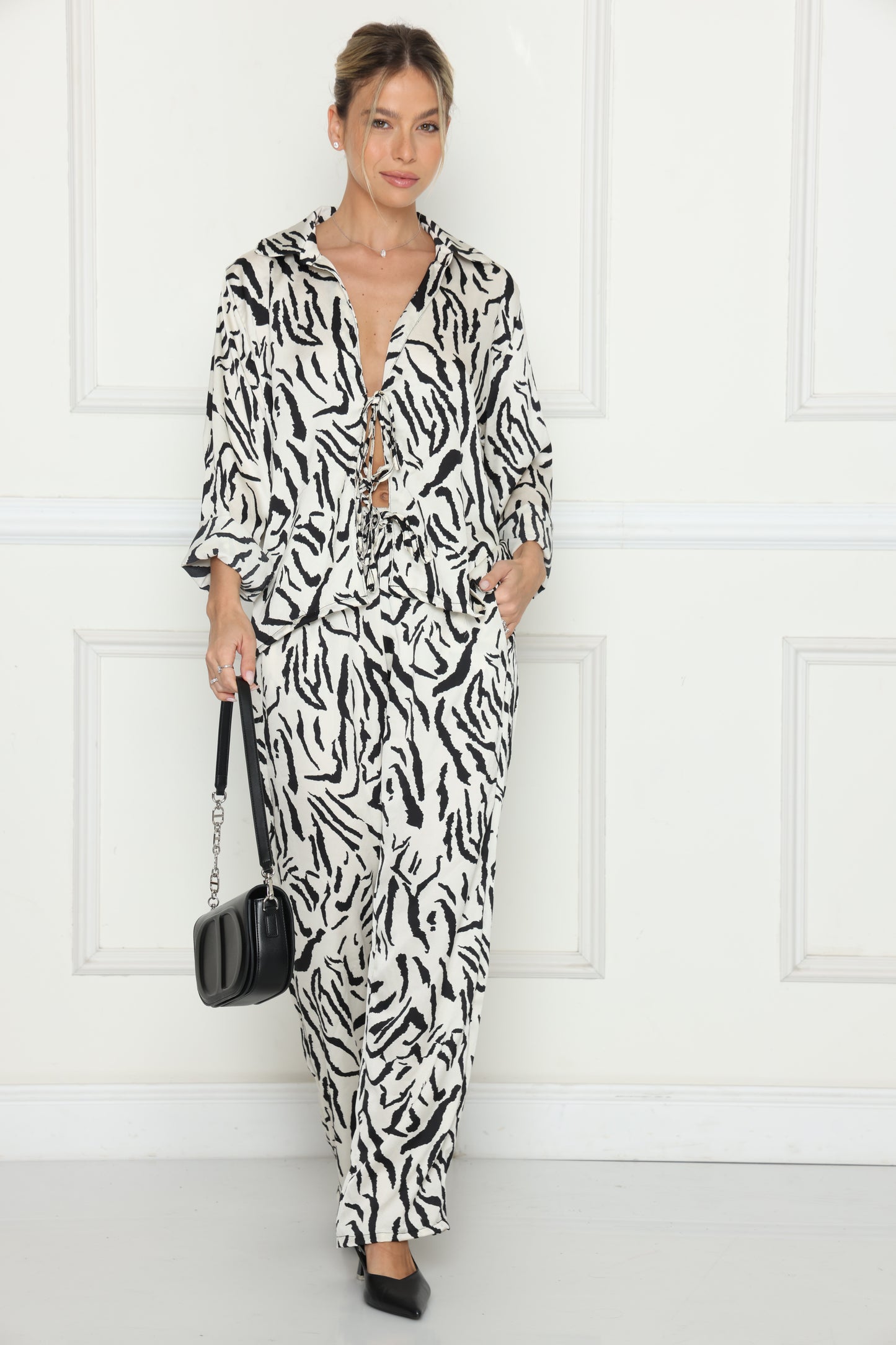 חליפות קשירות סאטן זברה