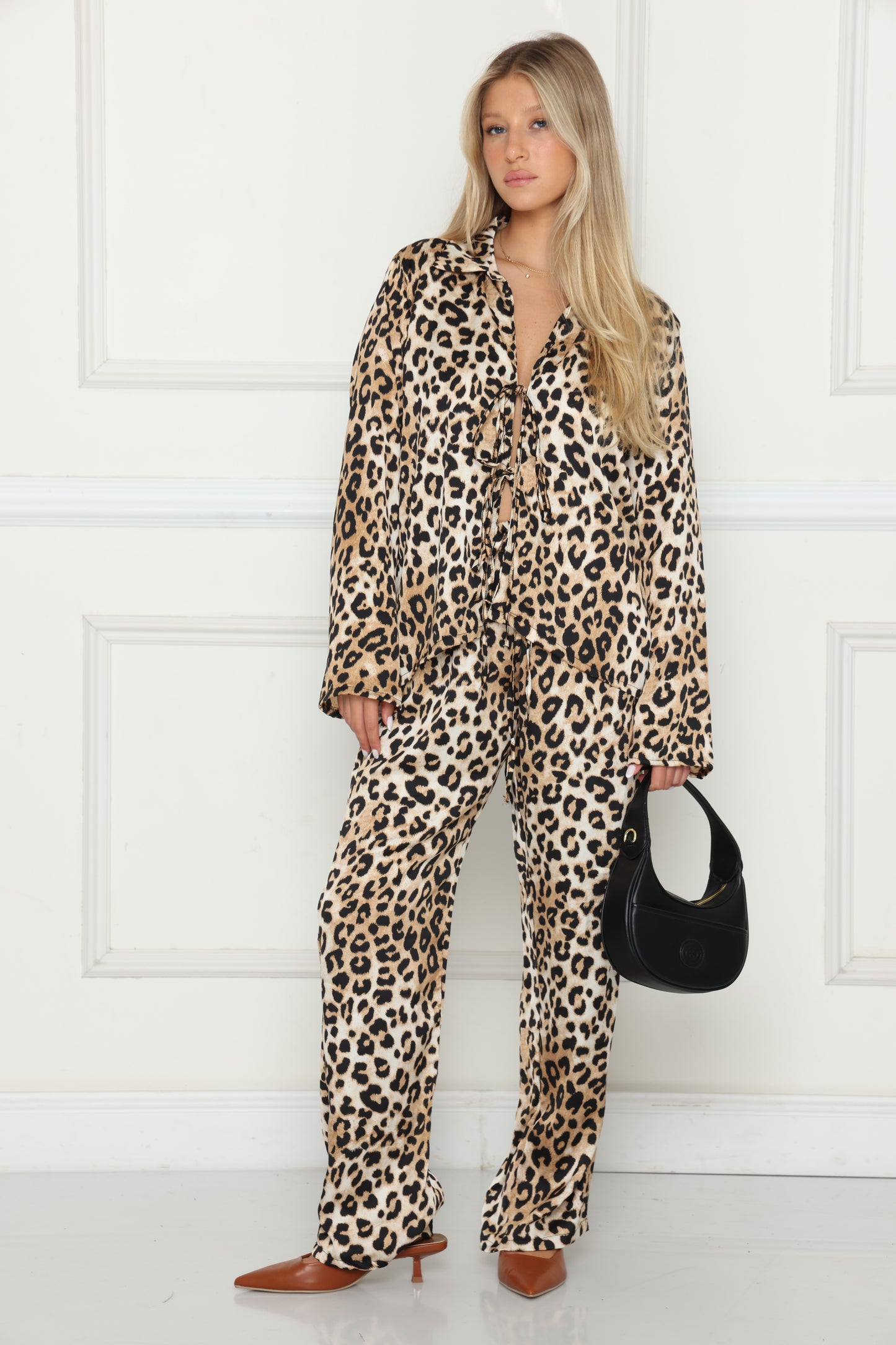 חליפות קשירות סאטן טייגר