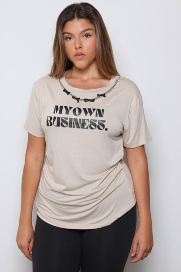 טי שירט בשילוב שרשרת פפיונים