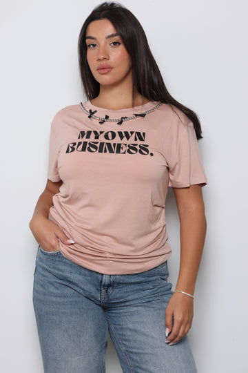 טי שירט בשילוב שרשרת פפיונים