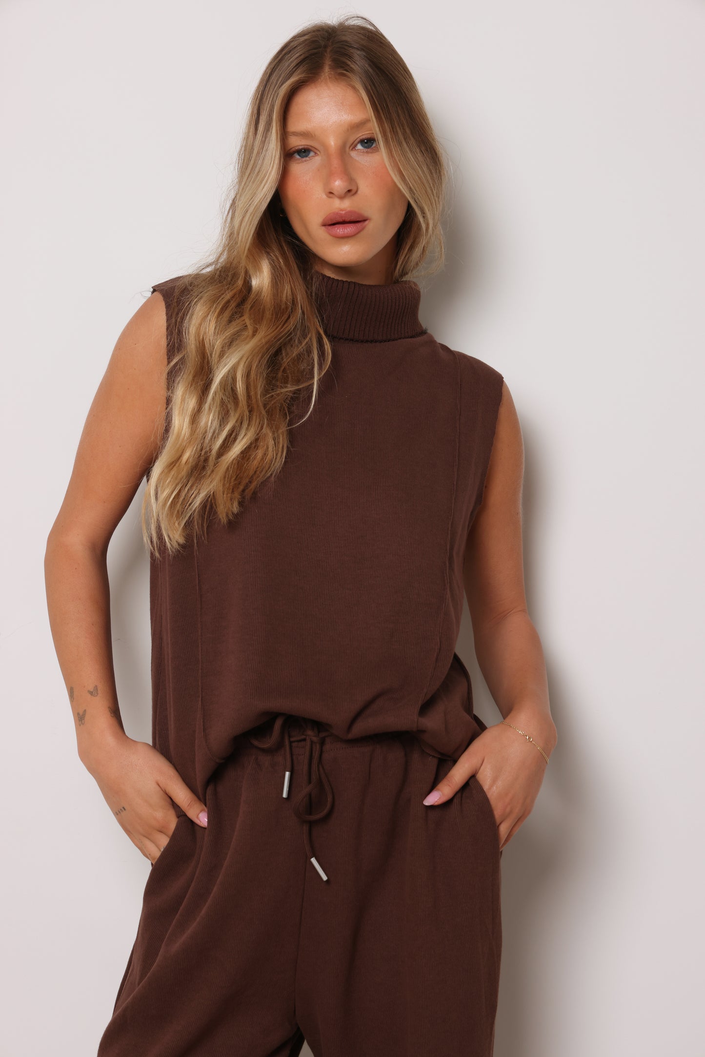 חליפת סריג כרמן