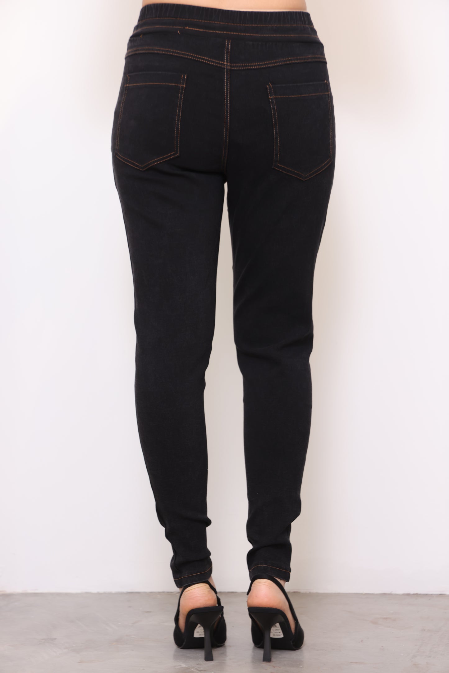 גינס סקיני הולי